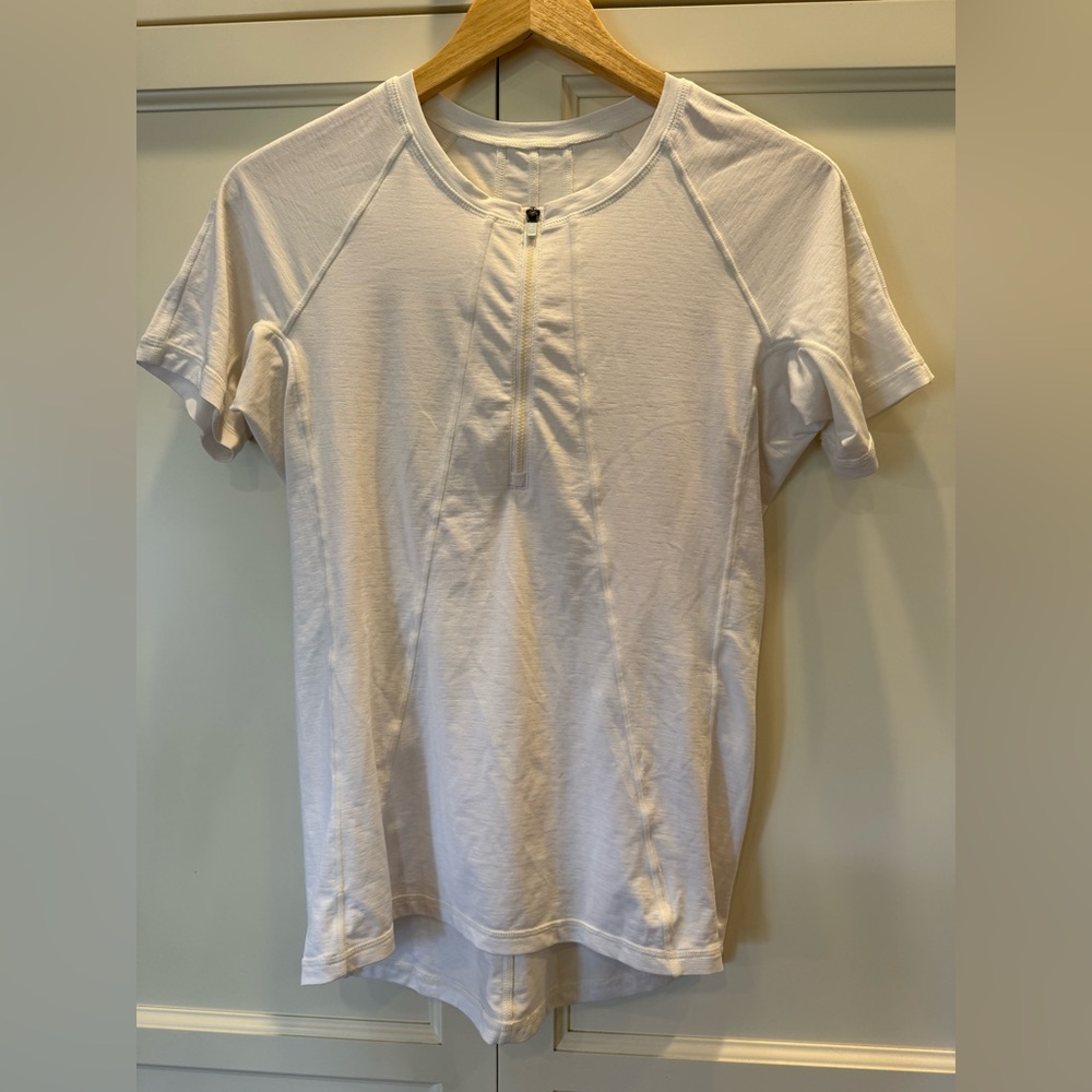 Athleta white short sleeve Rash Guard